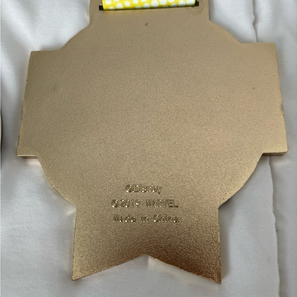 RunDisney 2019 Virtual Series Marvel Medal And Medallion Set - Picture 10 of 16